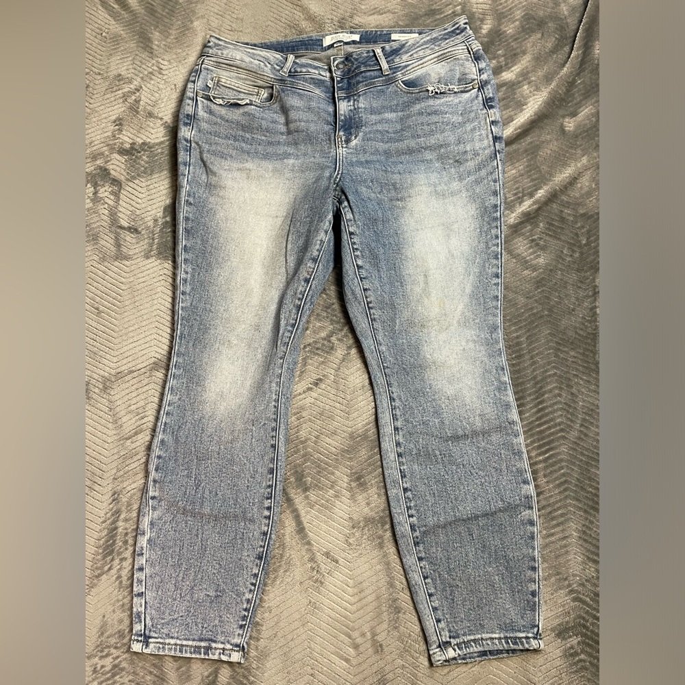 Judy‎ Blue Light Wash Front Yoke Skinny Jeans 18W